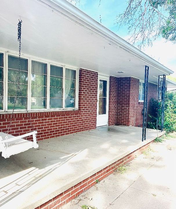 1st image of 804 W 23rd Ave