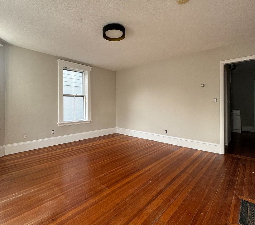 2nd image of 54 Bonair St APT 1