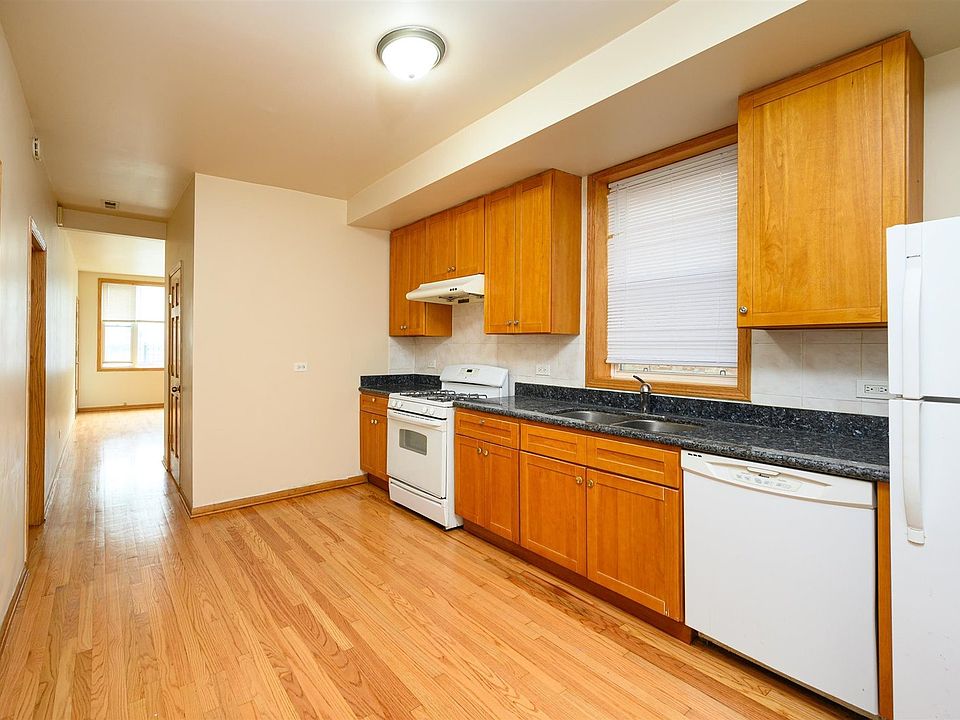 2nd image of 3128 W 41st Pl