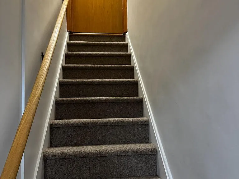 102 James St — Photo 2