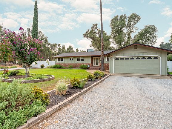 3rd image of 5060 Woodview Dr