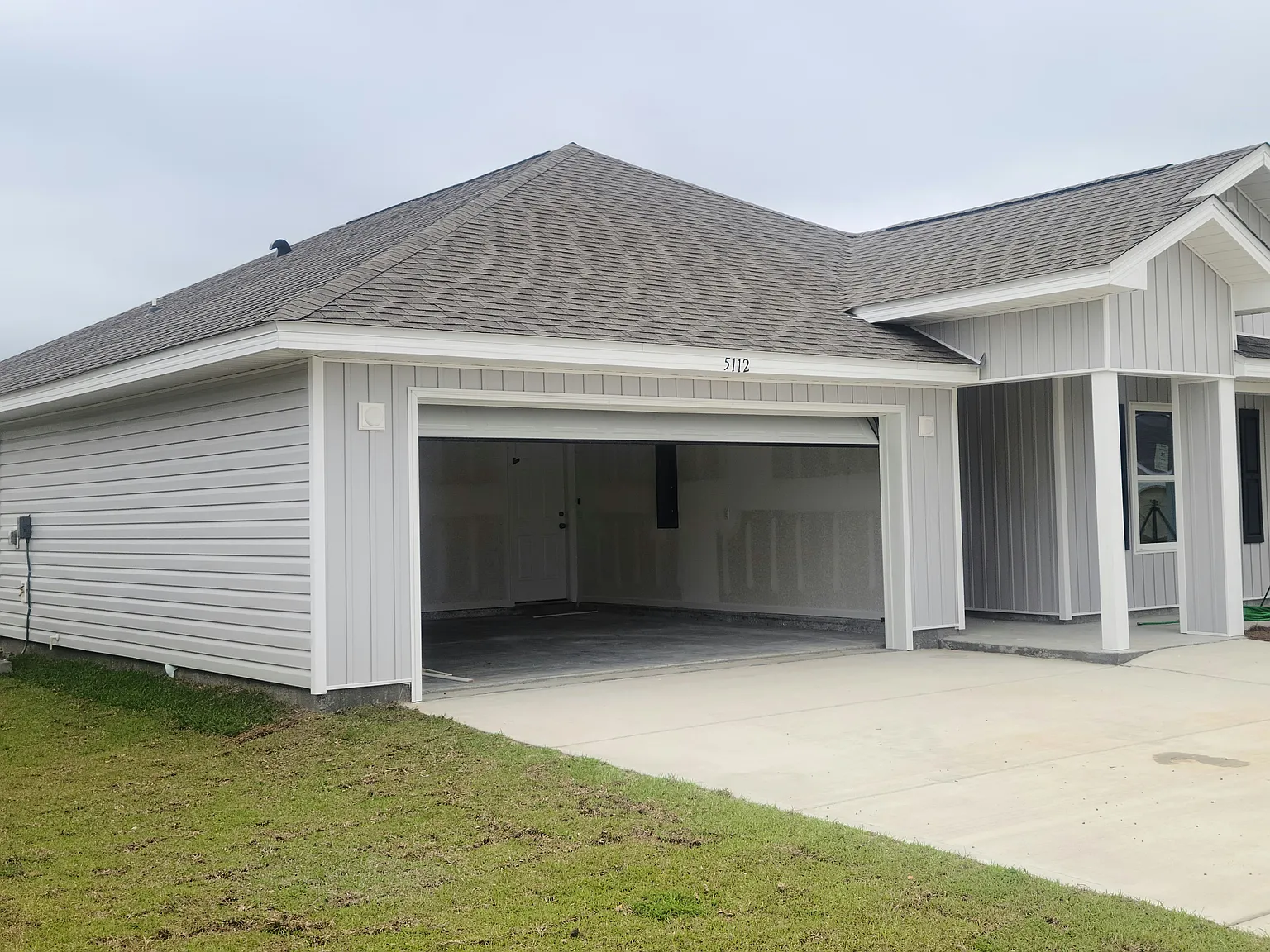 4 bed, 1830 sqft, $2,274 — Photo 2