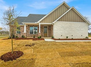 101 S Westlake Dr, Leonard, TX 75452