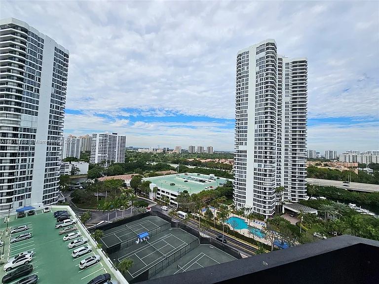 3600 Mystic Pointe Dr #1607 — Photo 23