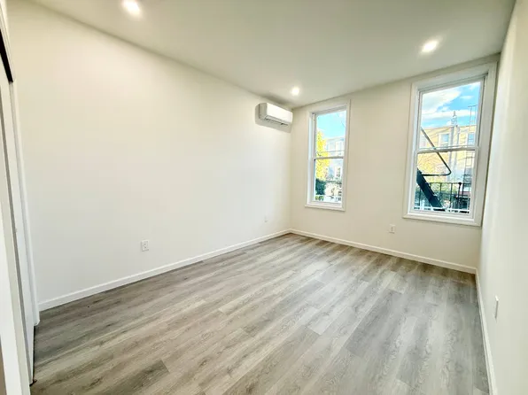 1440 Greene Avenue image 7 of 14