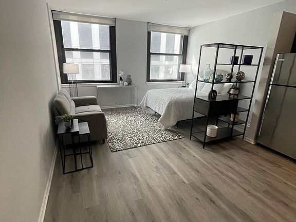 2nd image of 333 W Hubbard St #1310