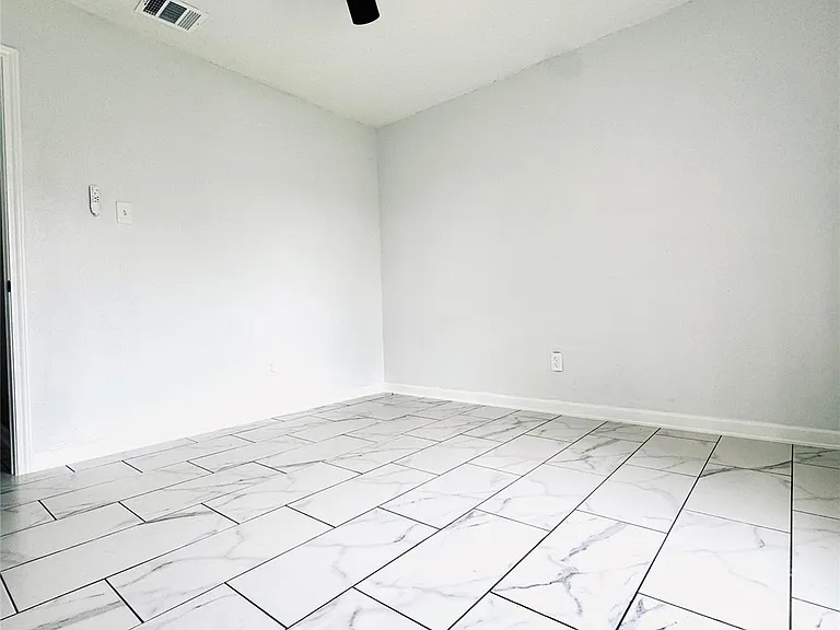 3418 Abinger Ln — Photo 11