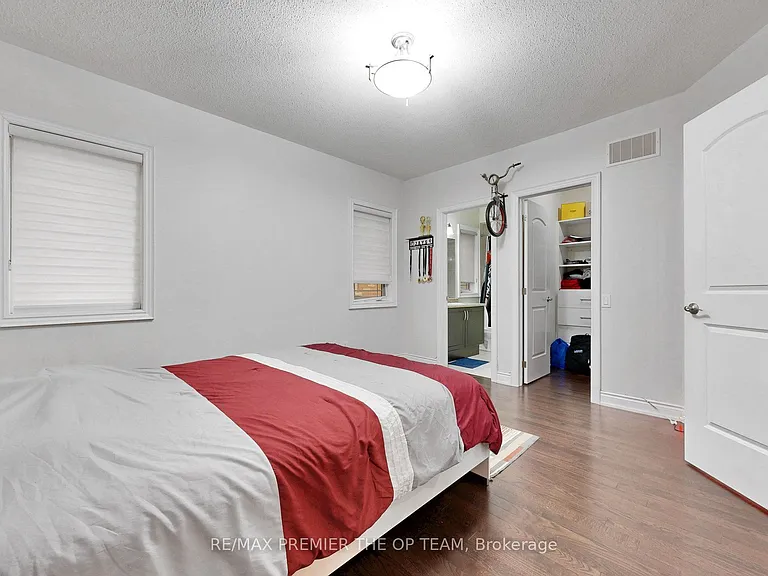 60 Chesney Cres — Photo 24