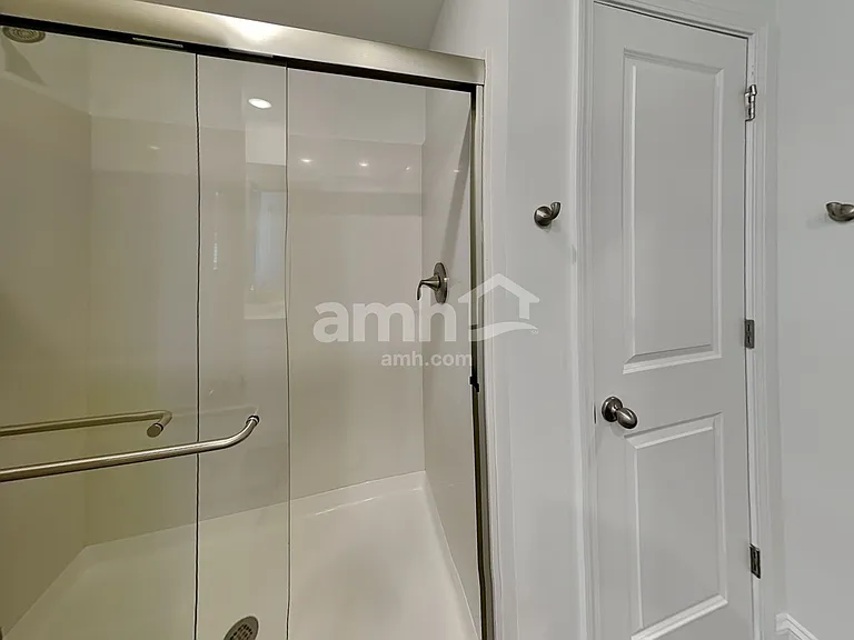 1208 Livengood Way — Photo 13