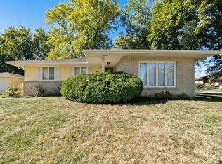 2630 Sherwood Dr, Des Moines, IA 50310