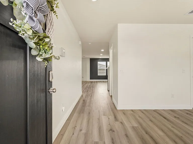 6810 Cortenridge Ln — Photo 4
