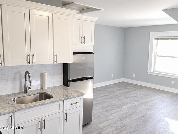 2nd image of 36 Valley Rd #2