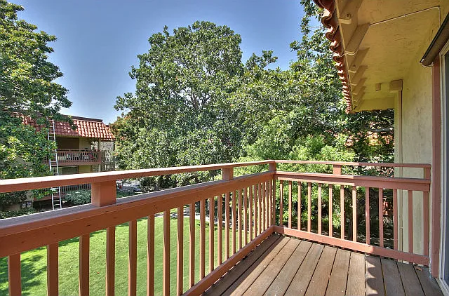 1063 Alta Mira Dr #B — Photo 8