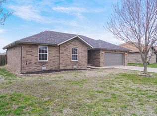 224 Tyler Ct, Mount Vernon, MO 65712