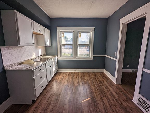 4th image of 2841 E 125th St #1