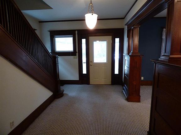2nd image of 611 W Beardsley Ave