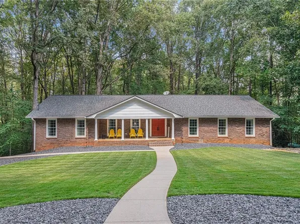 1310 Chilton Woods Rd, Rutledge, GA 30663