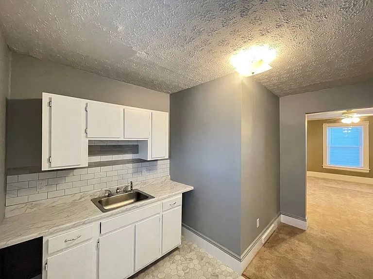 601 Hevey St #5 — Photo 8