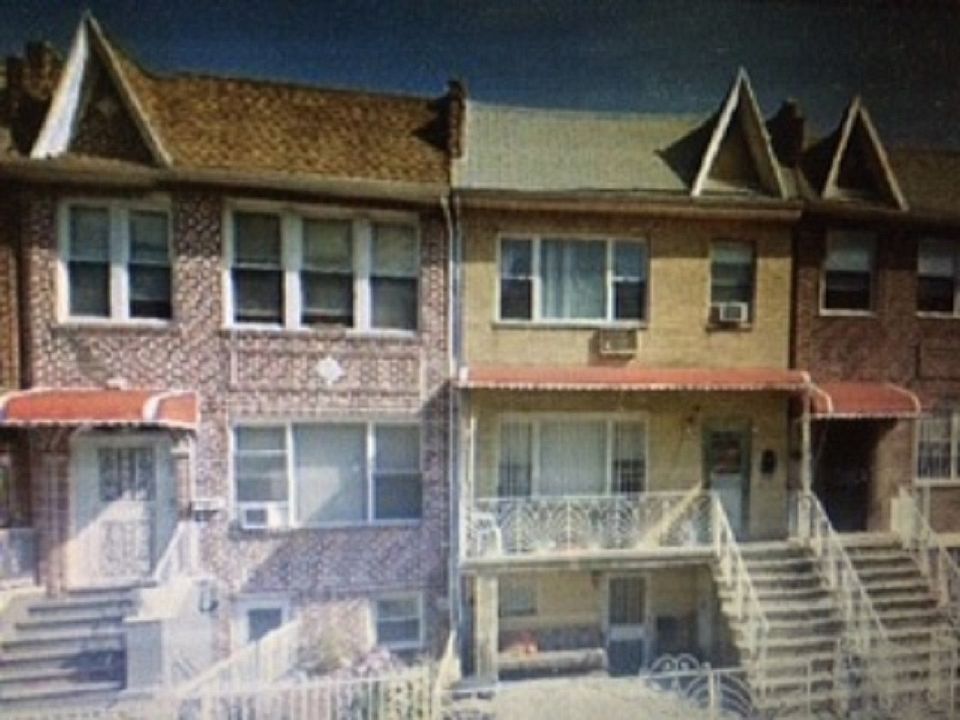 1st image of 129 Bay 40 St