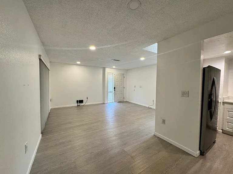 5368 Royal Palm Ave — Photo 6