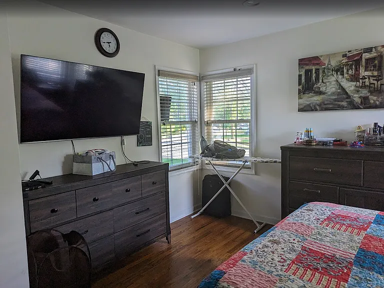 122 Village Cir W — Photo 8