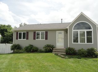 9 Mallory Ct, Cranston, RI 02910