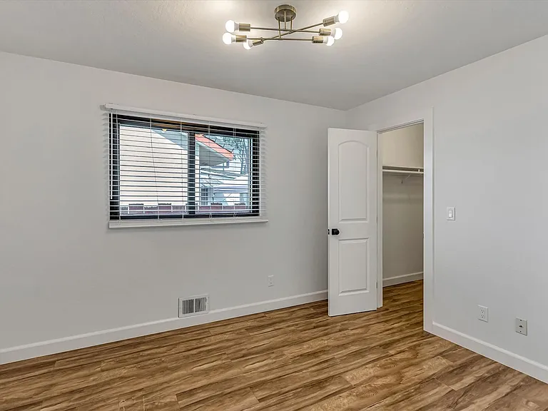 1680 Chestnut St — Photo 17