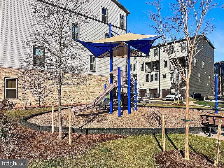 20966 Bluebird Sq #141 — Photo 34