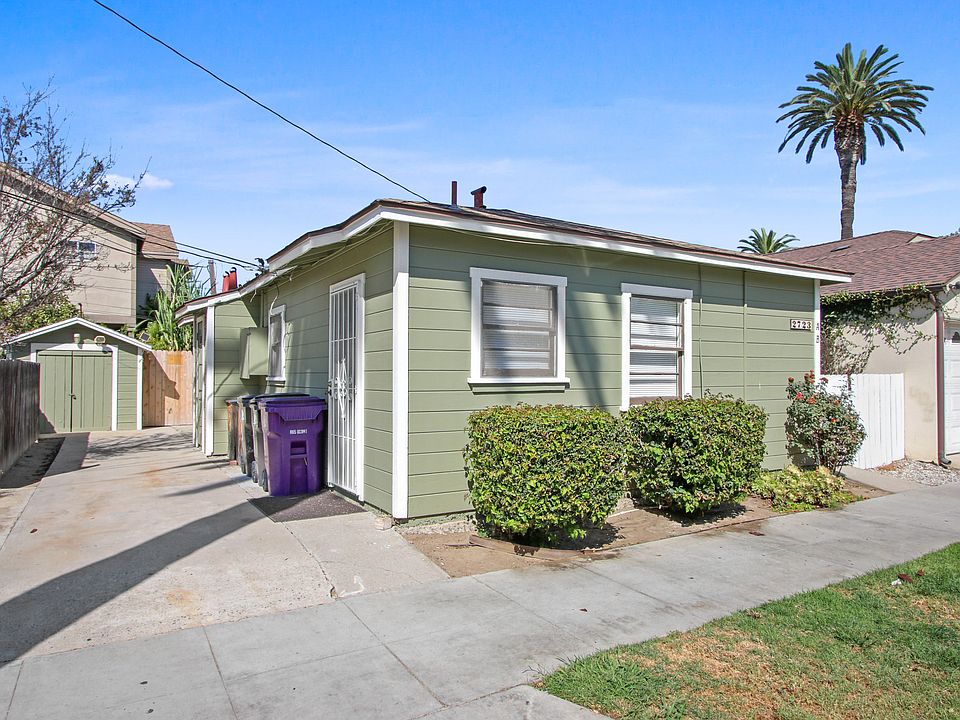 2723 E 8th St Apt A