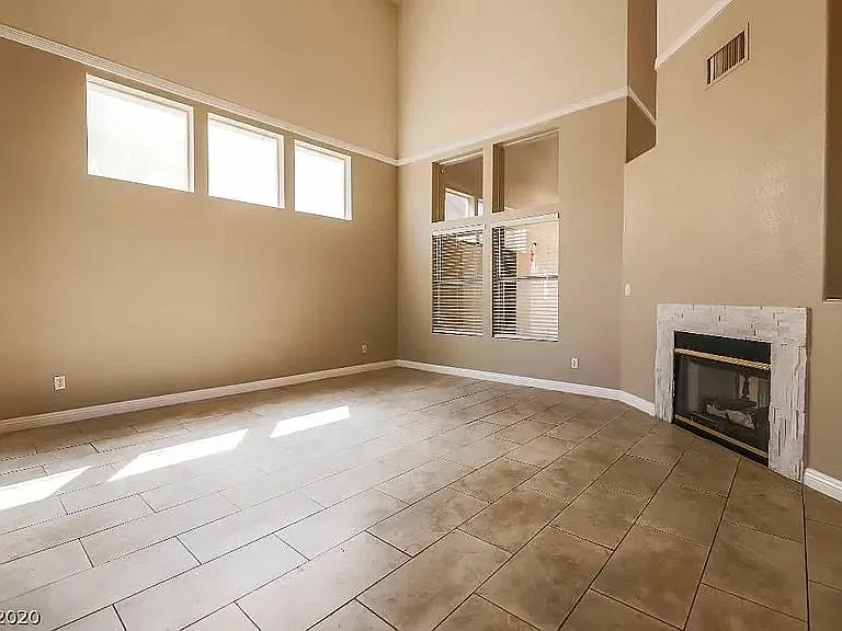 4 bed, 4.0 bath, 2834 sqft, $3,000 — Photo 3