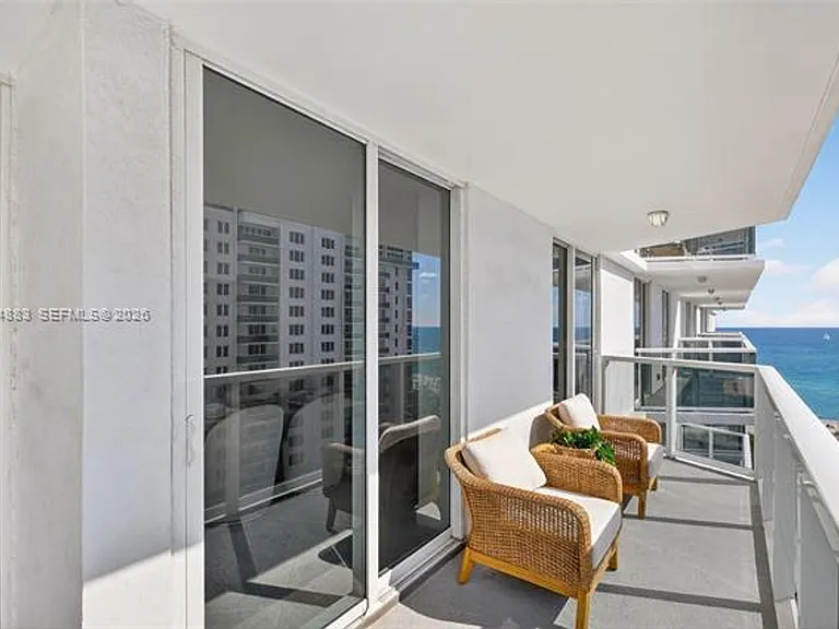 2401 Collins Ave #1406 — Photo 33