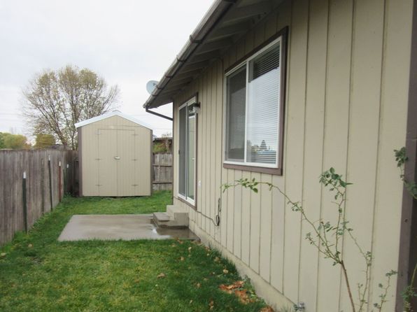 745 & 747 E Ash St #745