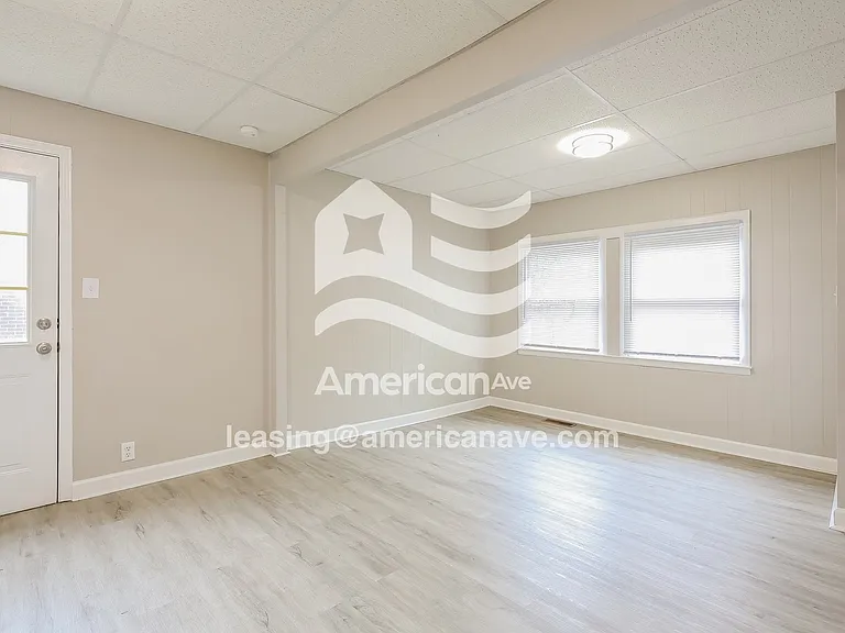1746699_006_dining_room_13685652.jpg