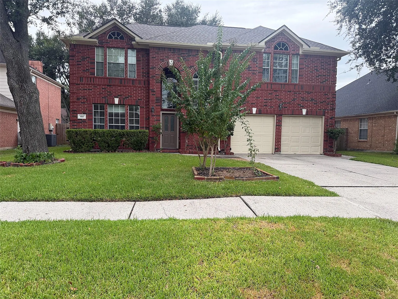 4 bed, 2.5 bath, 2290 sqft, $2,500 — Photo 3