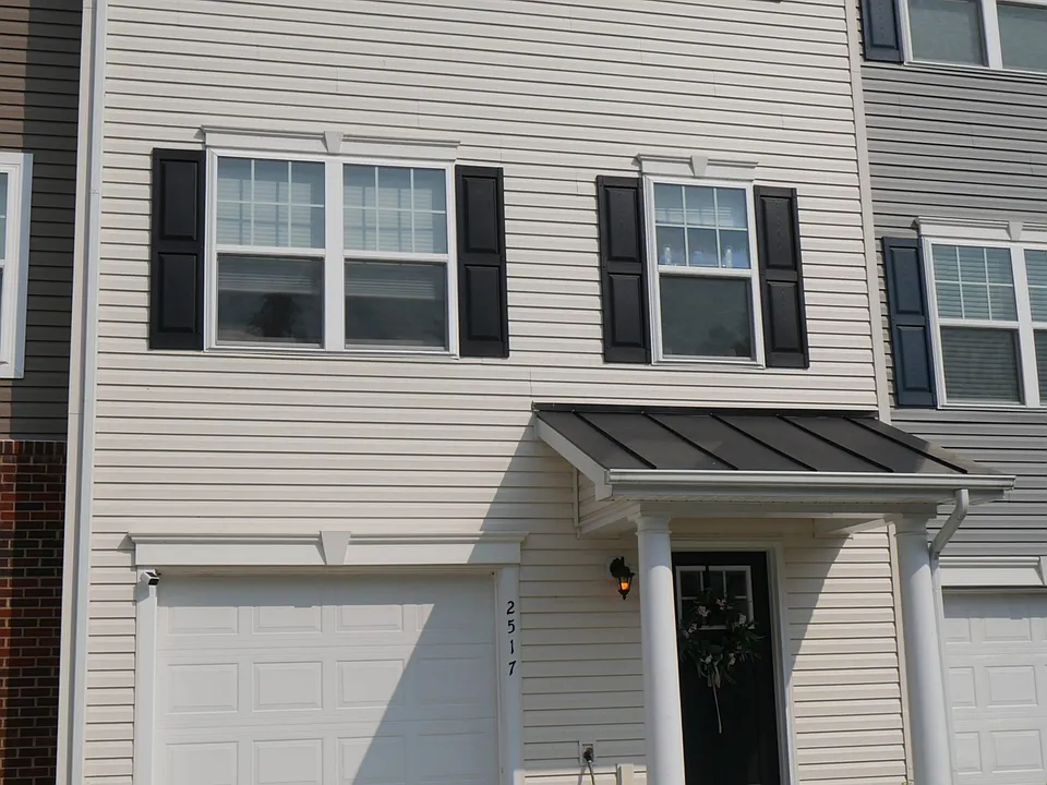 2517 Drake Ln
