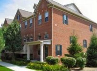 39841 Rockcrest Cir, Northville, MI 48168