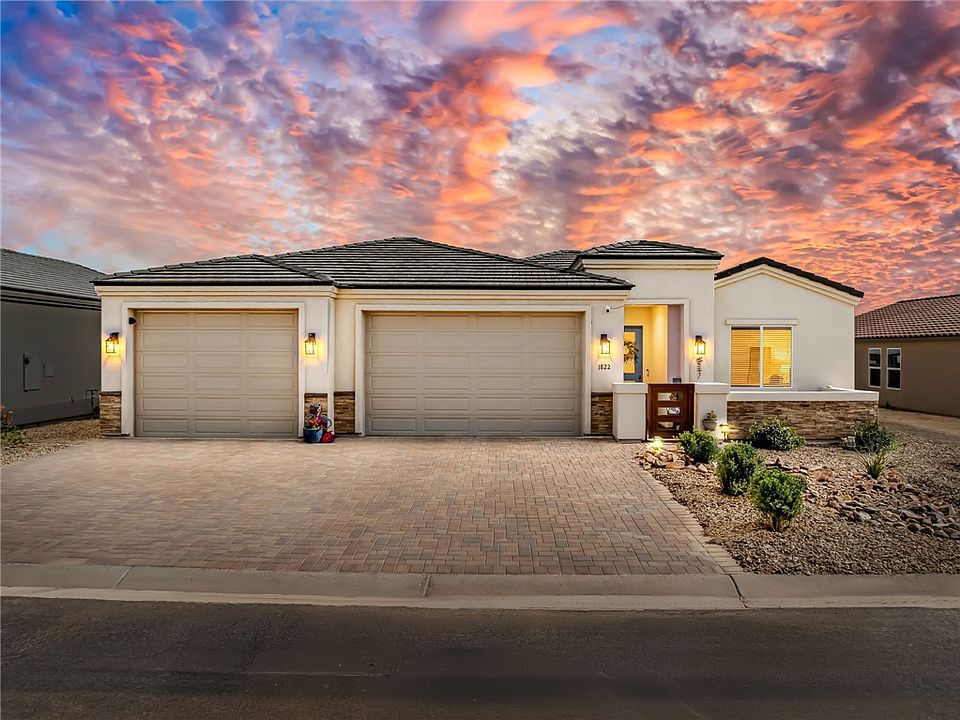 1st image of 1822 E Desert Bloom Drive