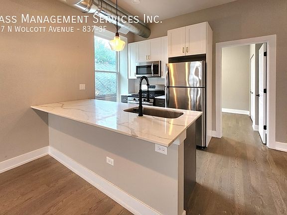 5th image of 837 N Wolcott Ave APT 3F