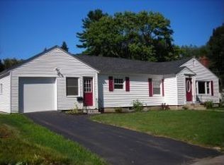 40 Joe English Ln, Manchester, NH 03104