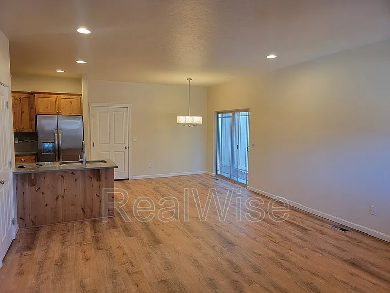 170 NW 30th St — Photo 3