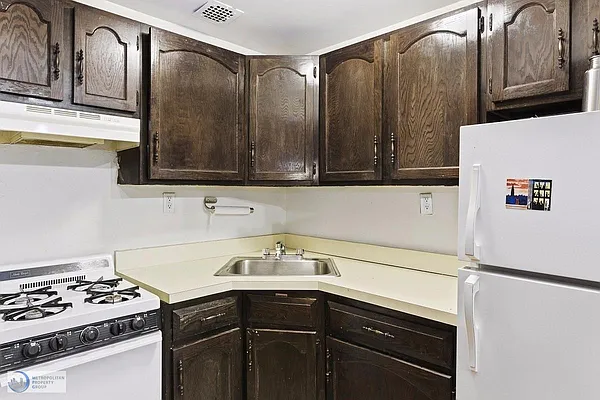 Rented by Metropolitan Property Group | media 4
