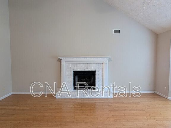 3rd image of 4635 Hampton Square Dr