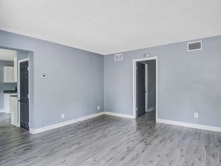 2307 S Fraser St — Photo 19