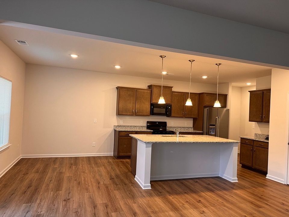 open floor plan with nice kitchen