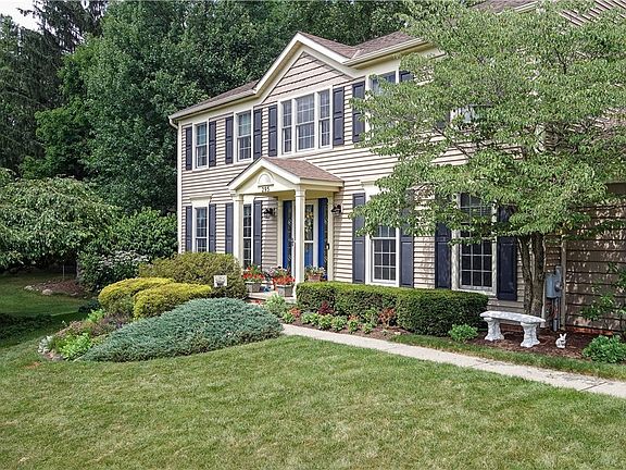 3rd image of 295 S Pine Ct
