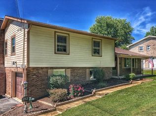 212 Hemlock Ln, Johnson City, TN 37604