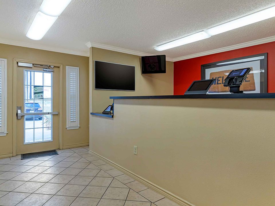 Lobby and Guest Check-in