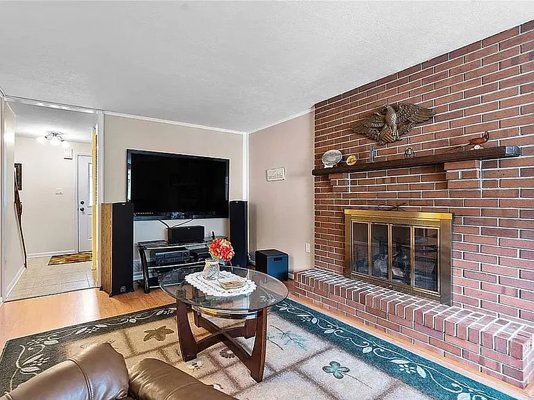 6101 Chatham Dr — Photo 11