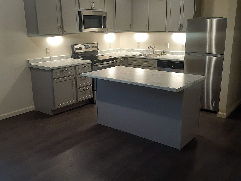 1st image of 1900 Mallinckrodt St #C