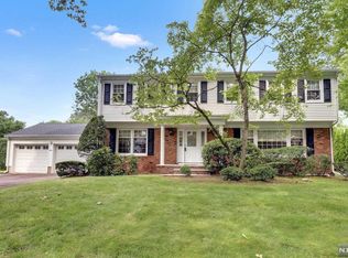 515 Spring Valley Rd, Paramus, NJ 07652